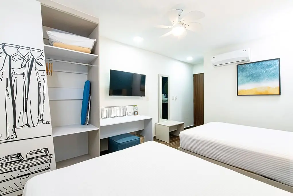 Detalle junto a la cama